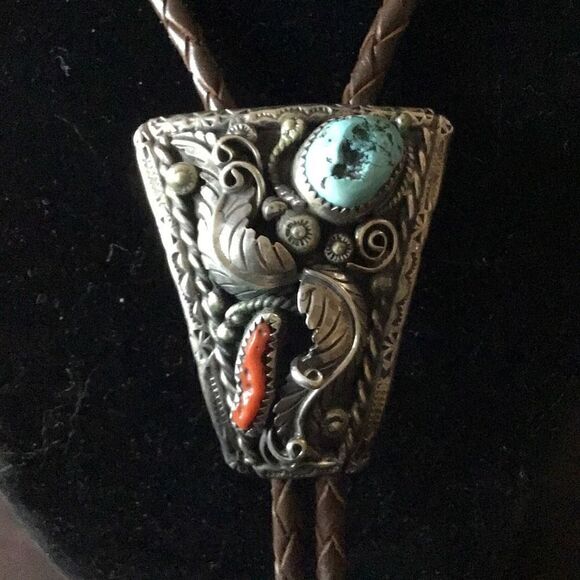 Bolo tie, Rare piece to find sterling silver Navajo bolo with turquoise and red - Picture 1 of 8